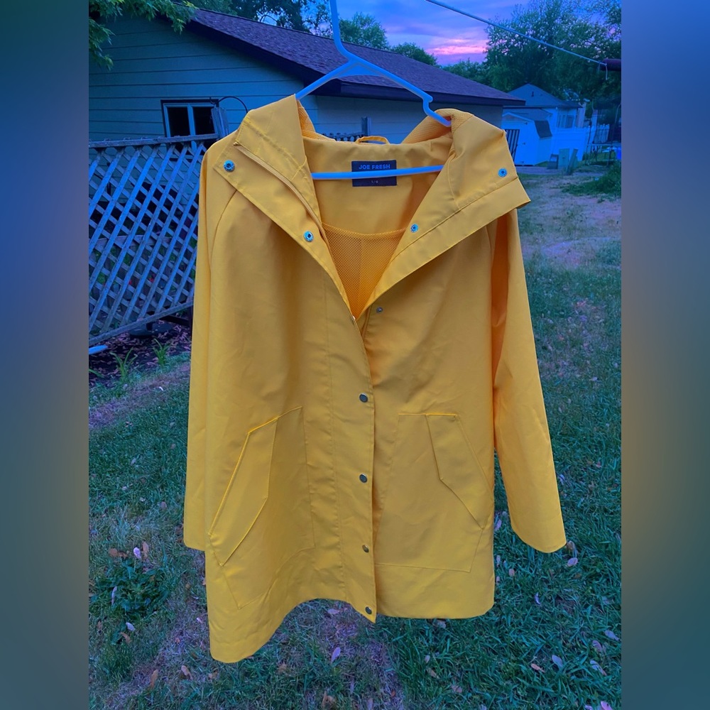 New with tags large real yellow raincoat
